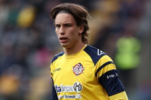 记者：如果米兰未能与迈尼昂续约，卡内塞基可能成为引援目标