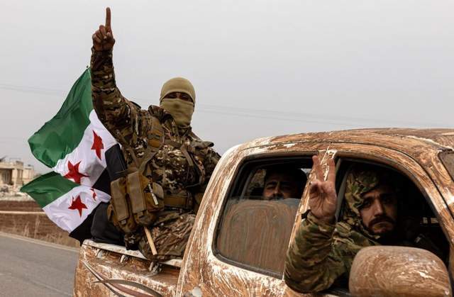 安卓APP-库尔德兵败如山倒，比阿萨德输得还快，朱拉尼此人很不简单